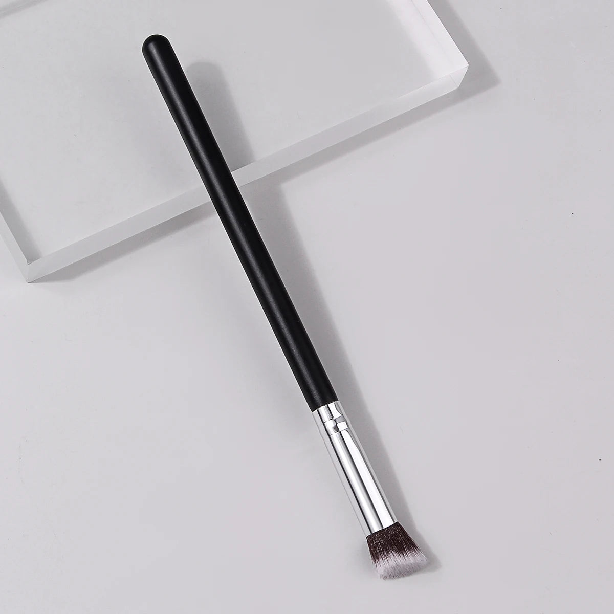 KOSSHOW Black Concealer Brush – Precise Under-Eye Detail Concealer Brush QXL