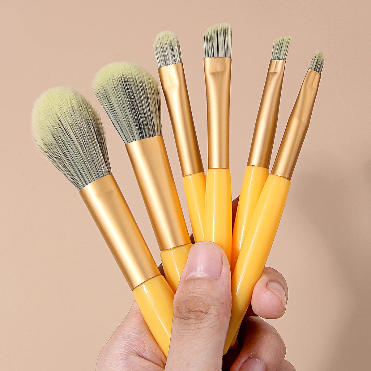 KOSSHOW 6-Piece Portable Makeup Brush Set – Vibrant Orange Makeup Brush Set QXL
