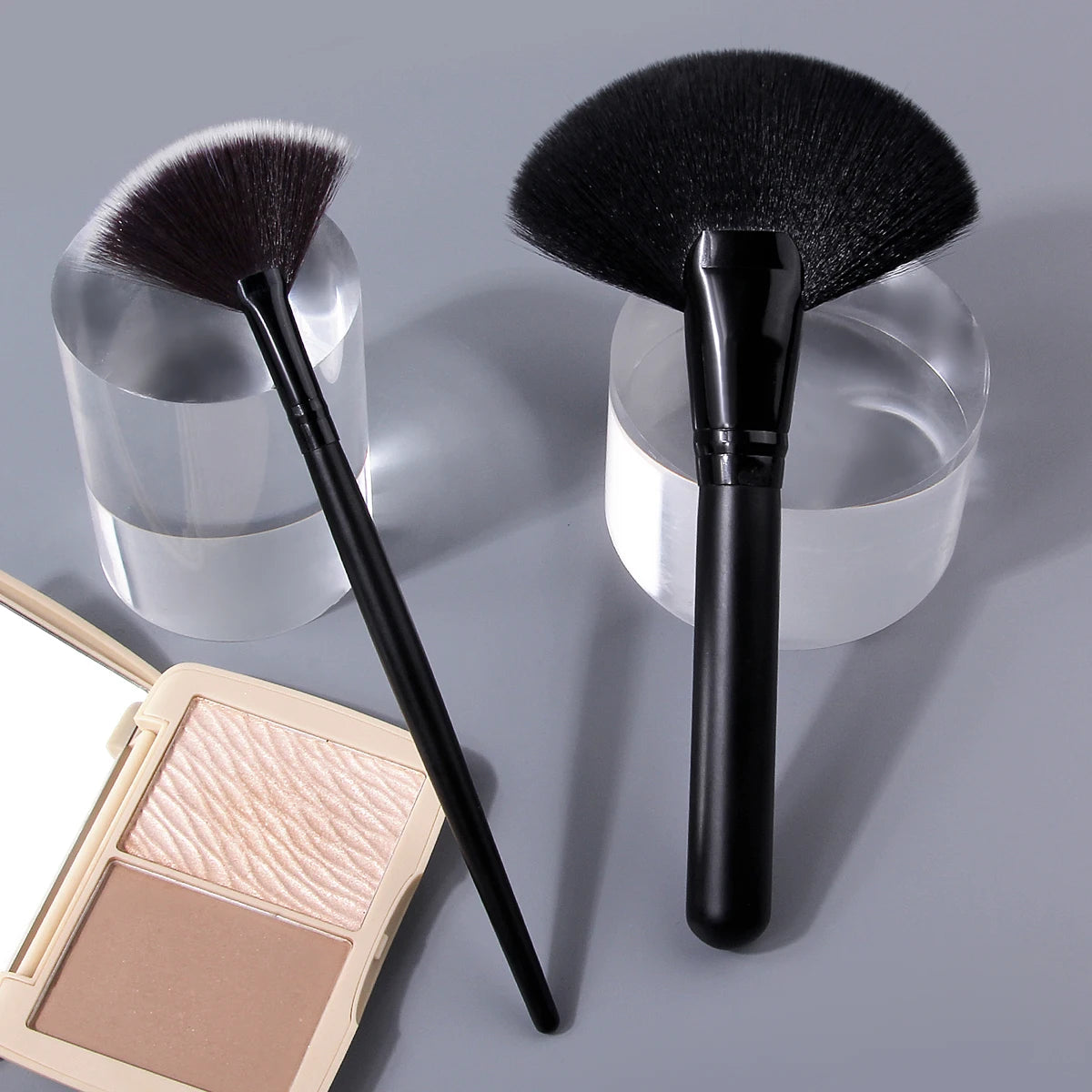 KOSSHOW 2-Pc Fan Makeup Brush Set – Highlight & Powder Fan Makeup Brush Set QXL