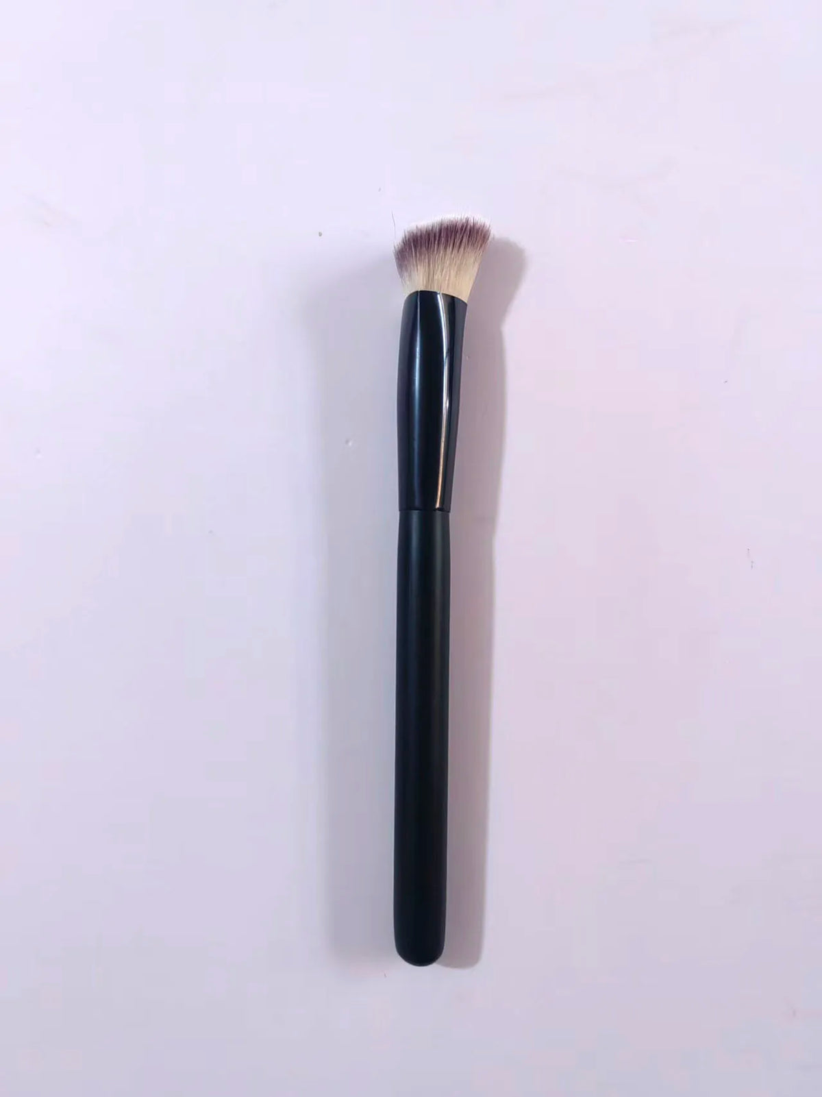 Triangular Concealer & Foundation Brush – Soft Nylon Detail Concealer Detail Brush QXL