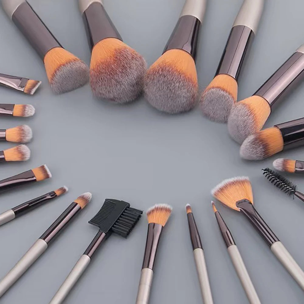 Champagne Makeup Brush Set – Foundation, Blush & Eyeshadow Makeup Brush Set QXL