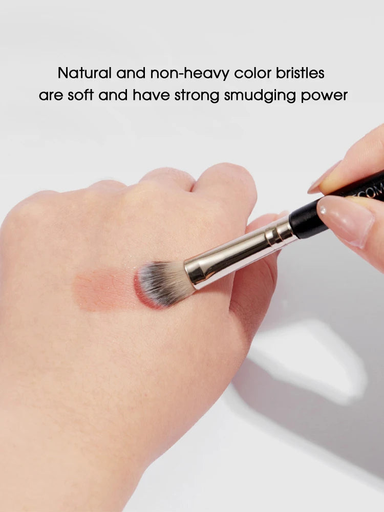 GECOMO Double-Ended Eyeshadow Brush | Soft Synthetic Hair Eyeshadow Brush QXL