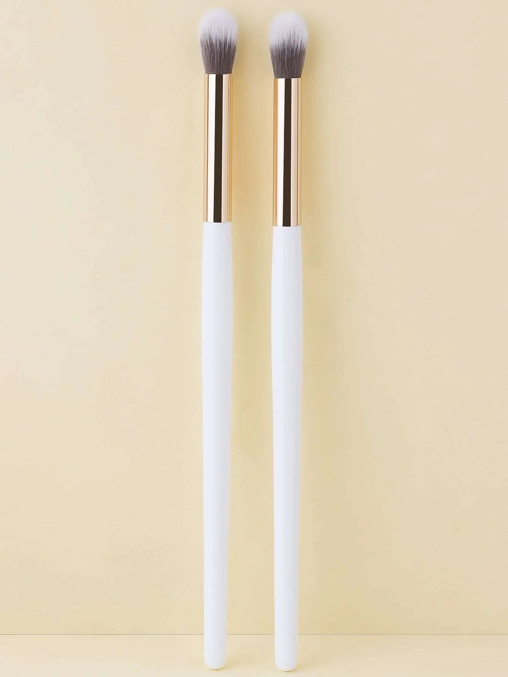 2-Piece Eye Socket Blending Makeup Brushes – Wool Fiber Eye Blending Brush Set QXL
