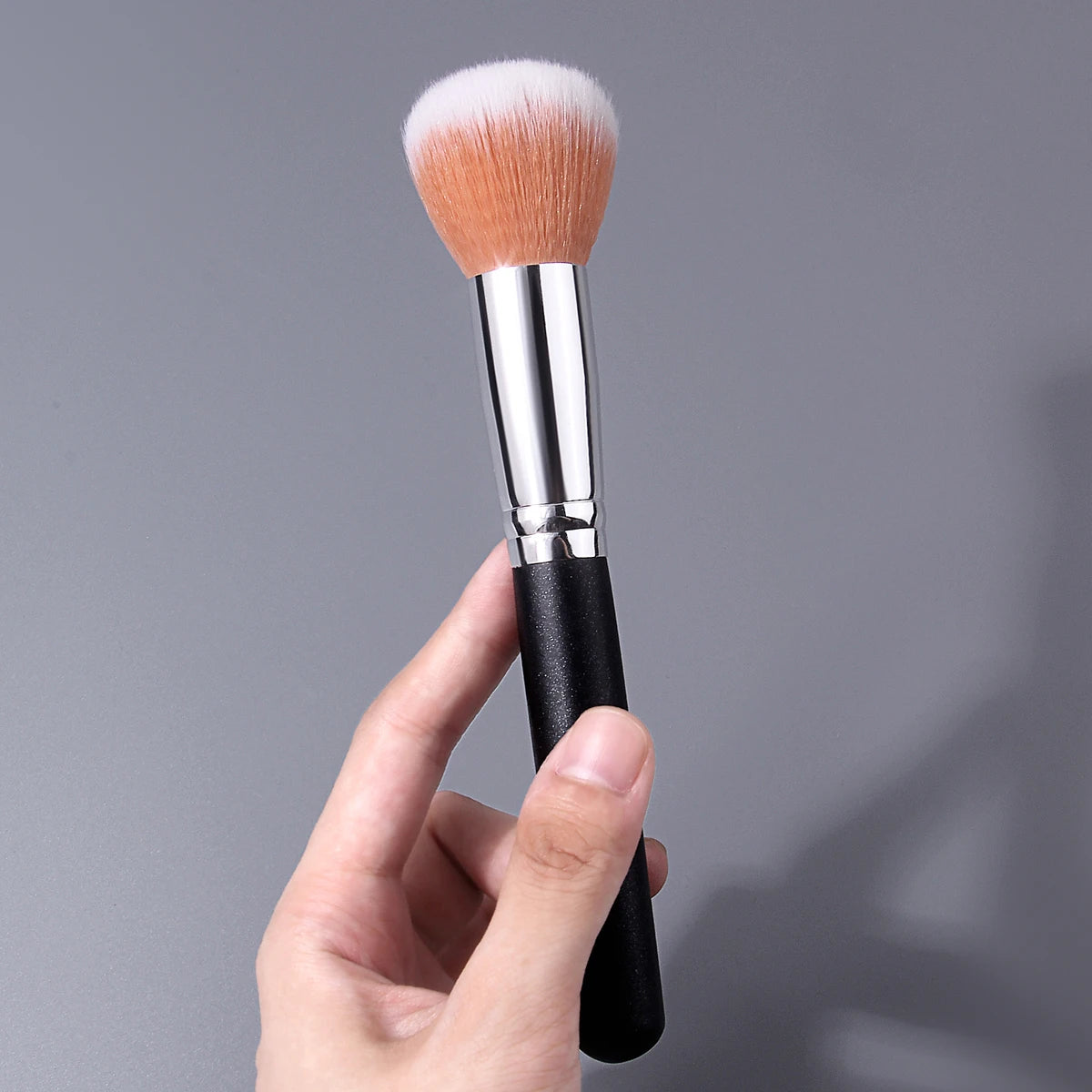 KOSSHOW Blush Brush – Glitter Wood Handle & Ombre Bristles Blush Makeup Brush QXL