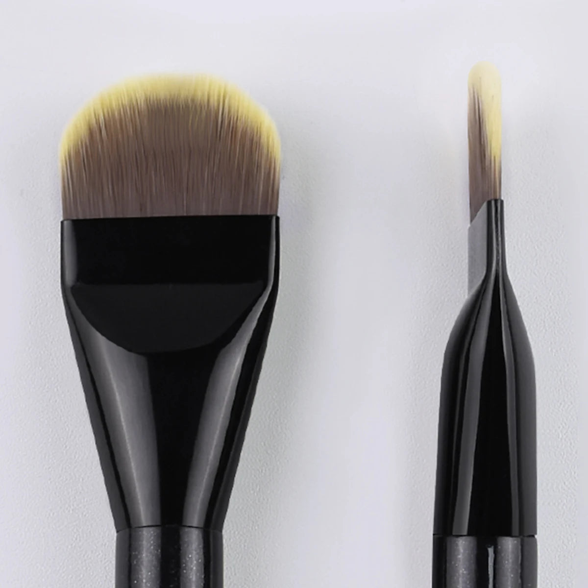 Tongue-Shaped Liquid Foundation & Concealer Brush Foundation Brush QXL