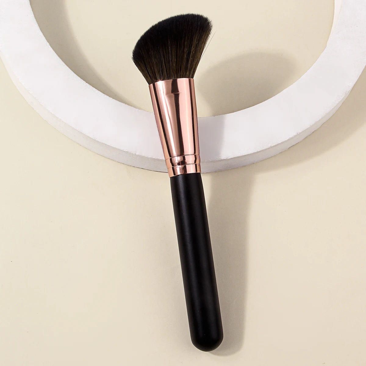 KOSSHOW Blush Brush | Soft Nylon & Wooden Handle Blush Makeup Brush QXL