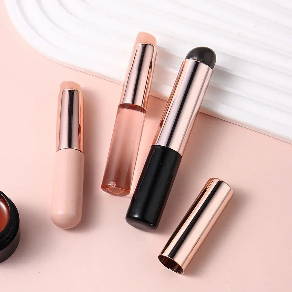Silicone Lip Brush with Cap | Round Head Makeup Applicator Silicone Lip Brush QXL