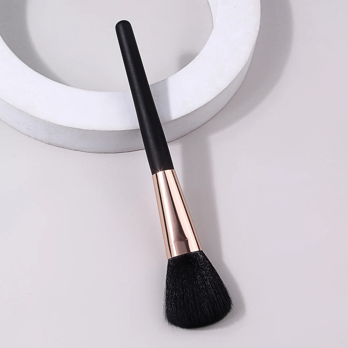 KOSSHOW Fluffy Blush Brush – Soft Nylon & Wood Handle Blush Makeup Brush QXL
