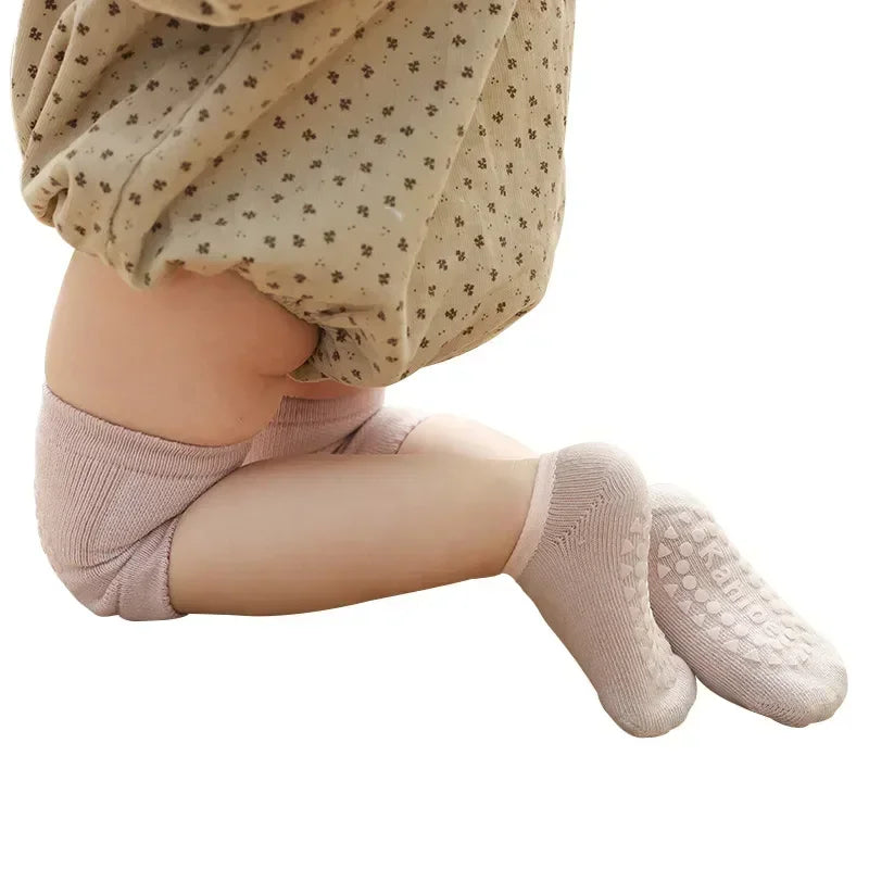 Baby Knee Pads & Anti-Slip Socks Set | Cotton Crawling Protector Baby Knee Pad Set QXL