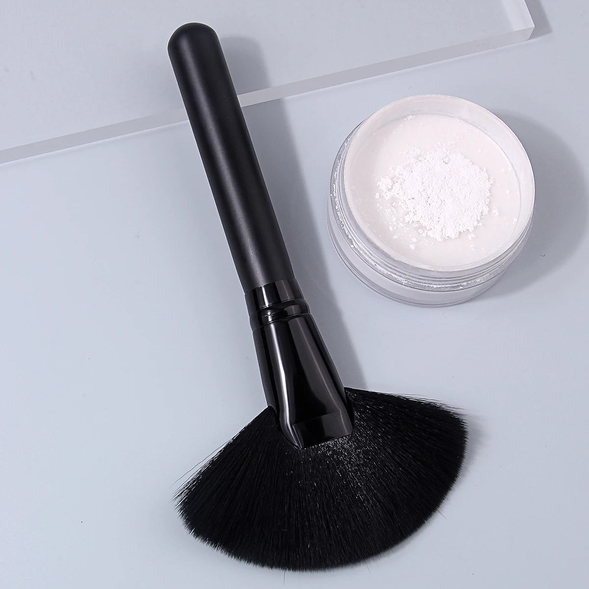 KOSSHOW Fan Highlighter Brush – Ultra-Soft Nylon, Wood Handle Fan Highlighter Brush QXL