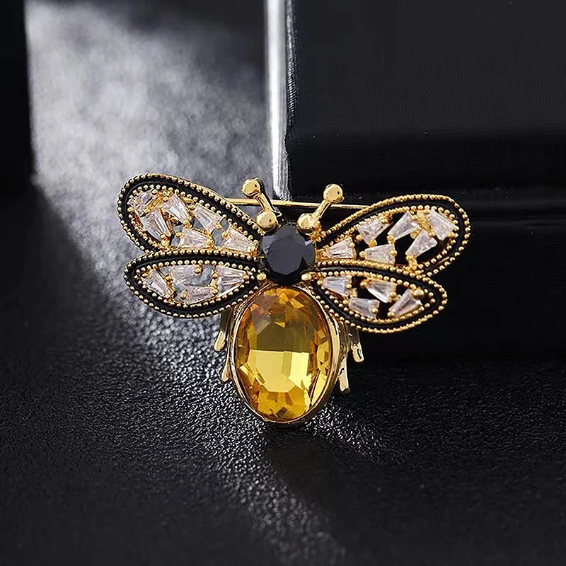 Vintage Little Bee Brooch Pin | Zinc Alloy Women's Accessory Fashion Brooch Pin QXL Yellow