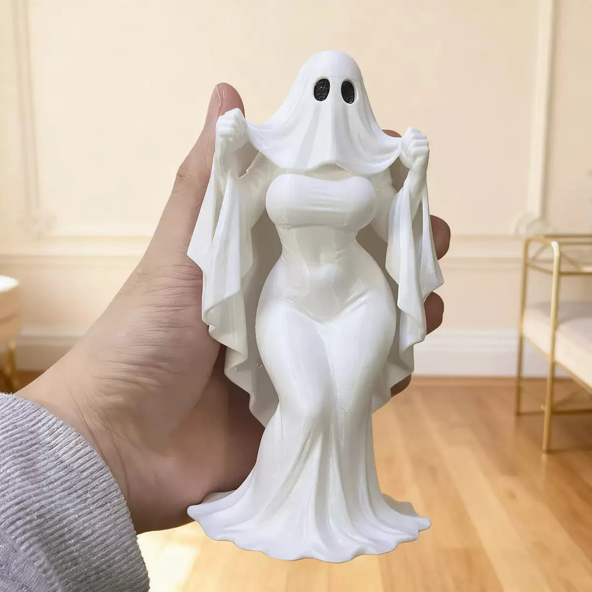 Halloween Ghost Lady Resin Ornament | Spooky Home Decor Halloween Resin Ornament QXL