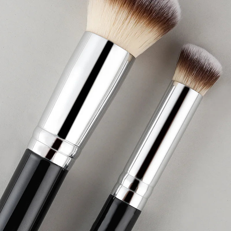 Portable Concealer & Foundation Makeup Brush – Nylon Makeup Brush QXL