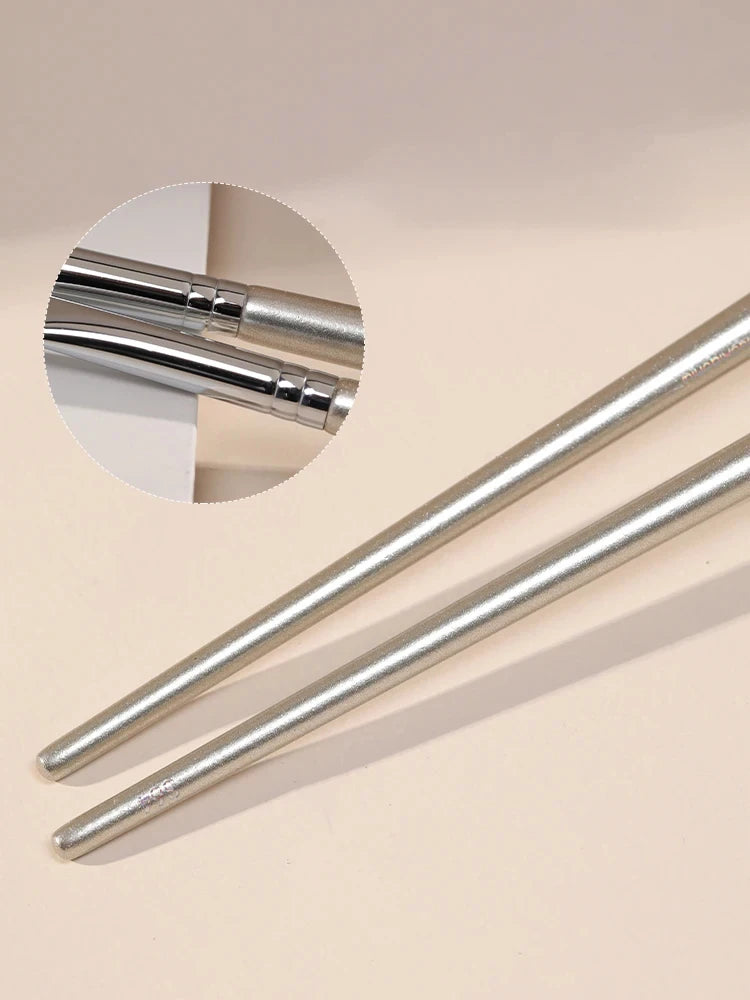Curved Precision Eyeliner Brush | Thin Angled Eye Makeup Tool Eyeliner Makeup Brush QXL