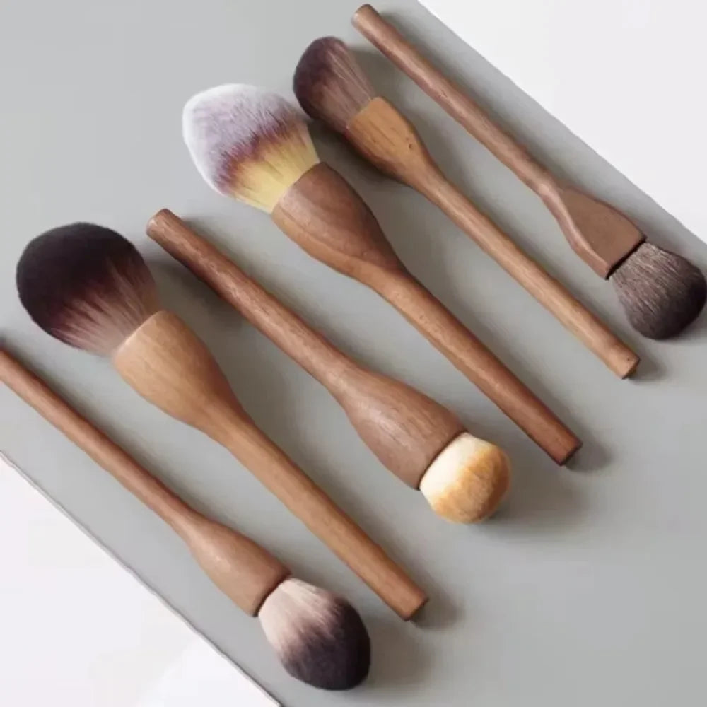 Retro Walnut Wood Handle Makeup Brush | Soft Synthetic Makeup Brush QXL