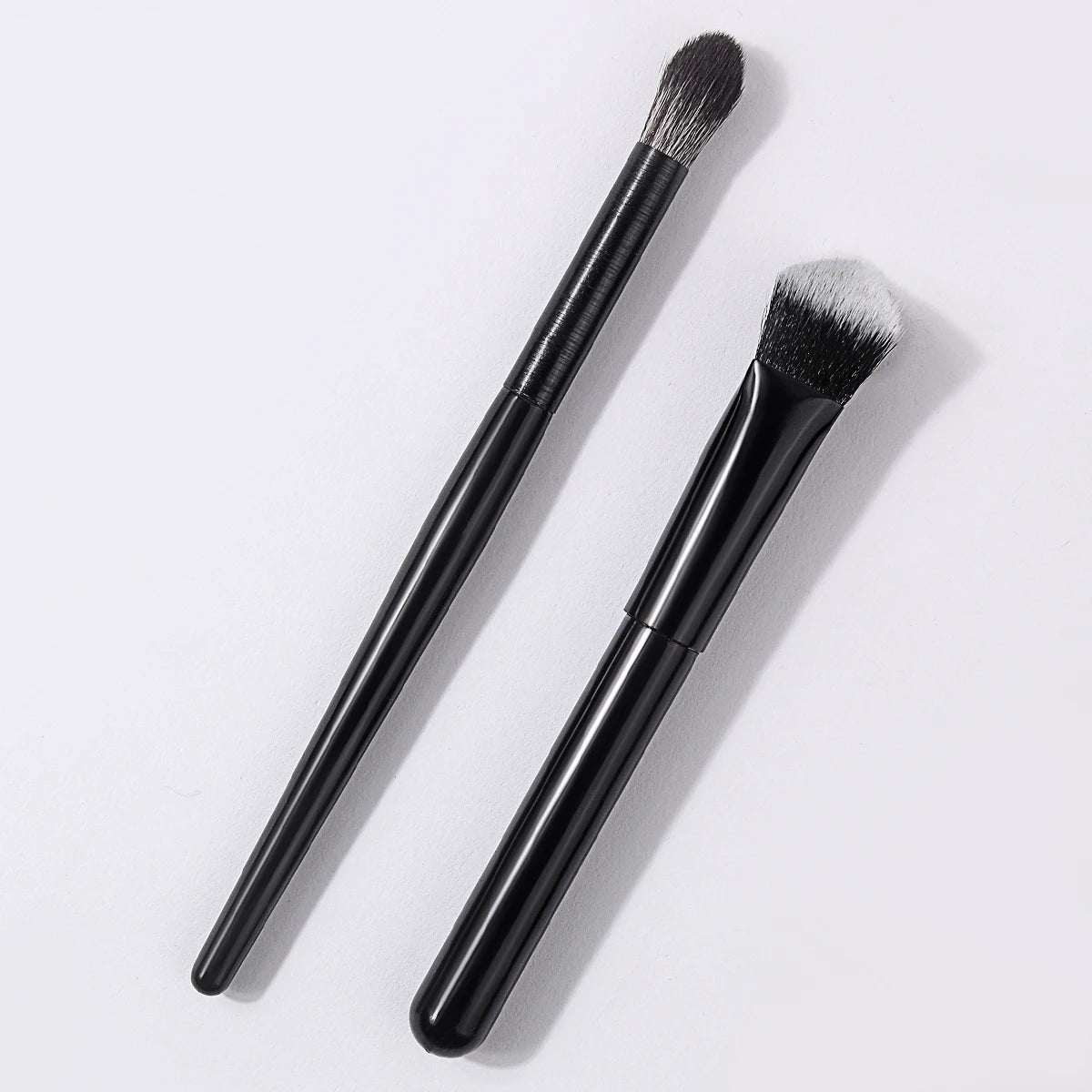 KOSSHOW Triangle Concealer & Eyeshadow Brush Set – 2 Piece Makeup Brush Set QXL