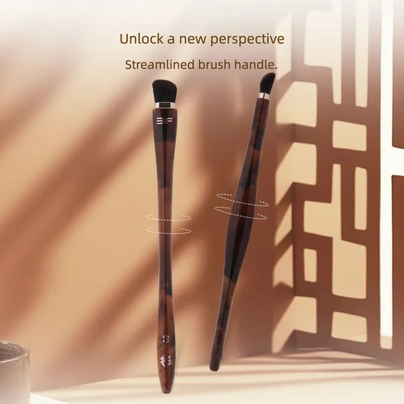 Slanted Eyeshadow Brush | Eye Blending & Detail Tool Eyeshadow Brush QXL