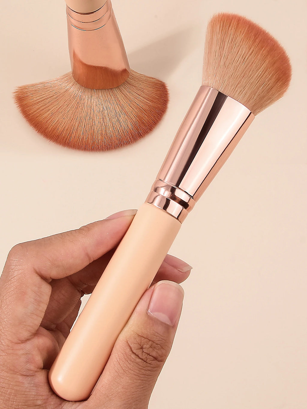 KOSSHOW Slope Makeup Brush | Wood Handle, Nylon Bristles Makeup Brush QXL