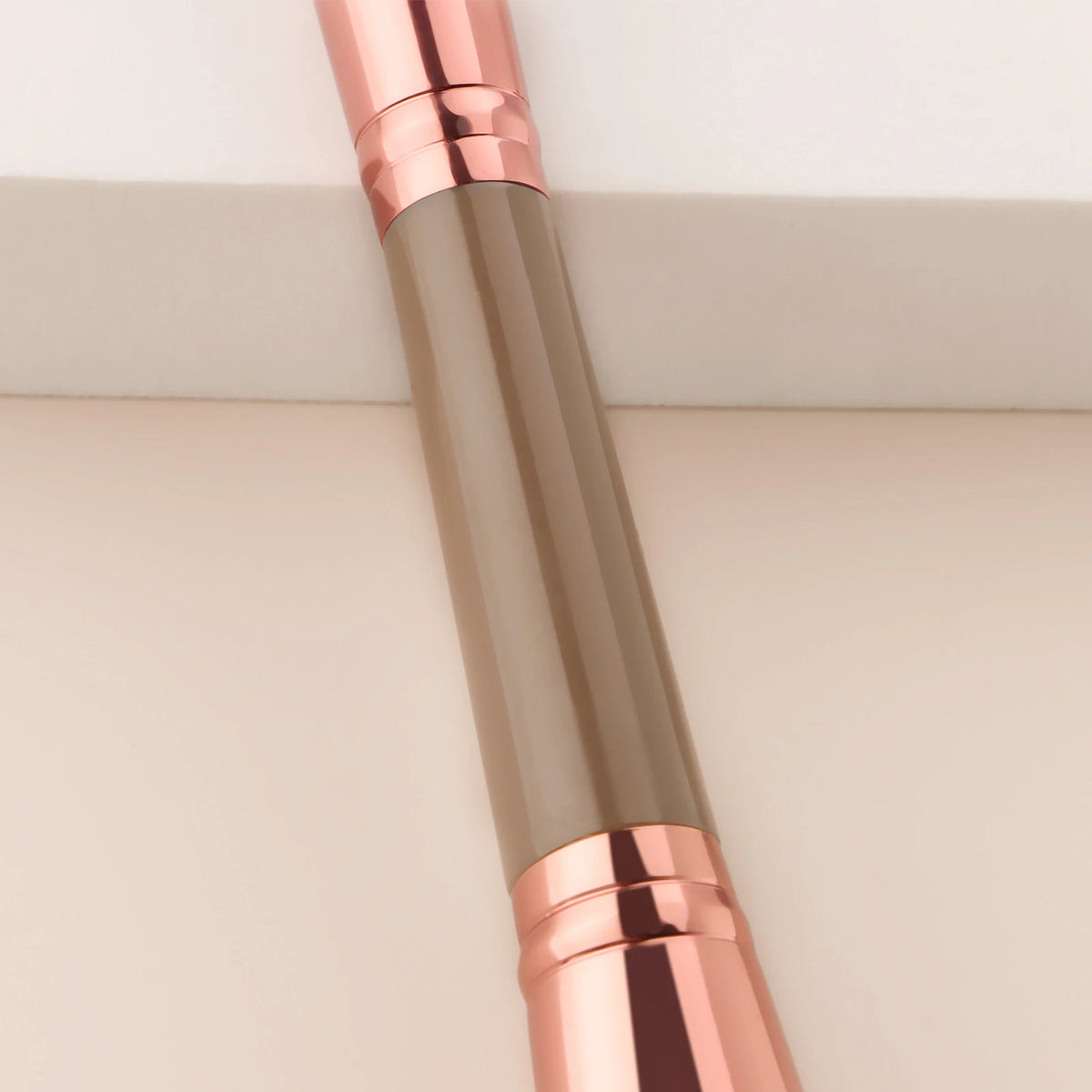 Ronshadow Dual-Ended Sculpting & Highlighter Makeup Brush Dual-Ended Makeup Brush QXL