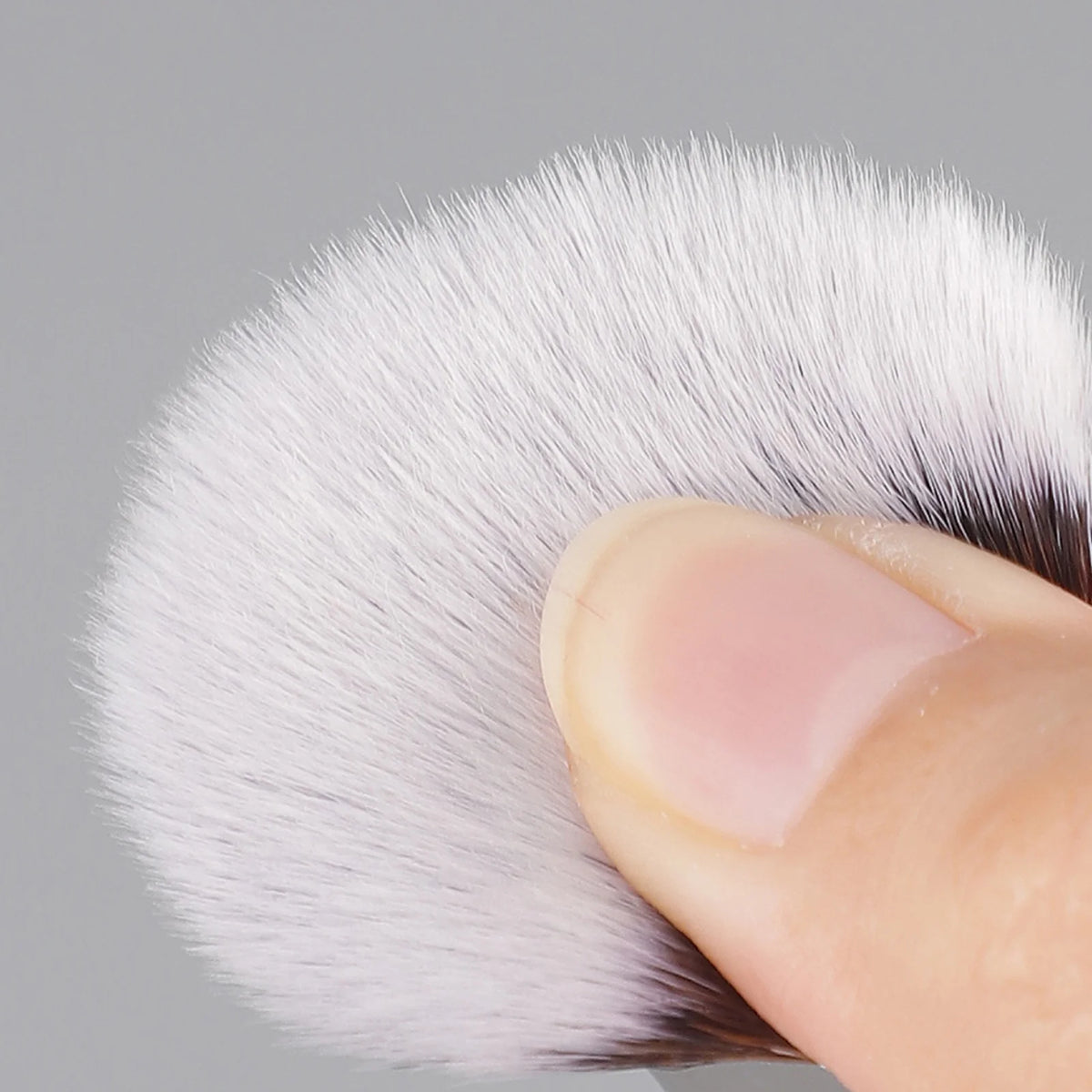 MOZHOU Soft Long Foundation Makeup Brush – Wet & Dry Foundation Makeup Brush QXL