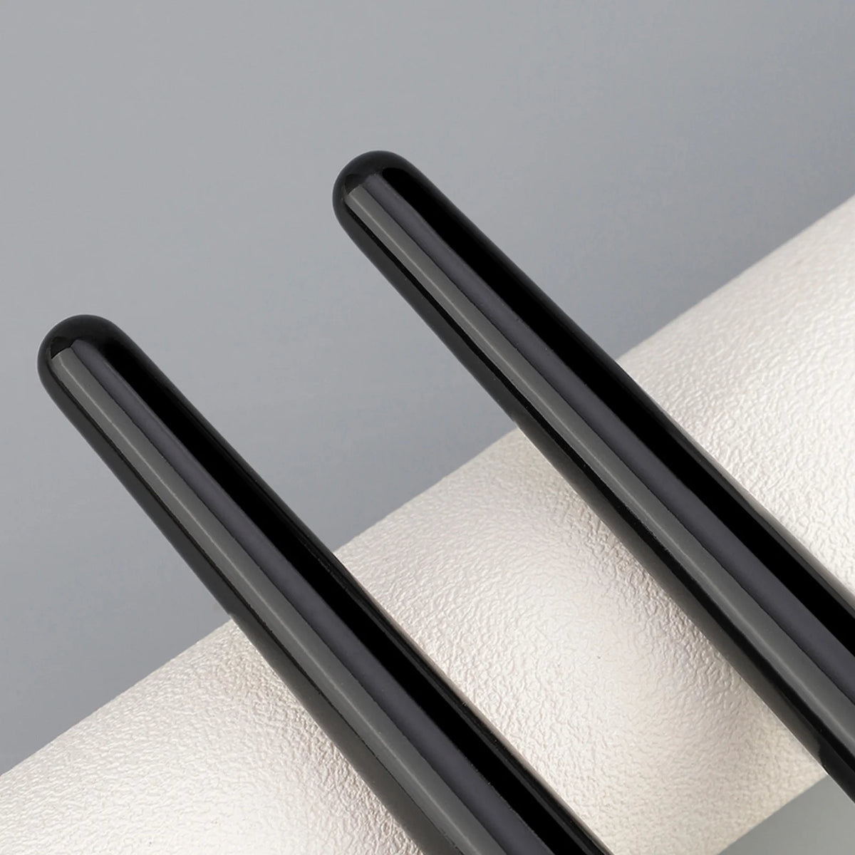 MOZHOU Soft Long Foundation Makeup Brush – Wet & Dry Foundation Makeup Brush QXL