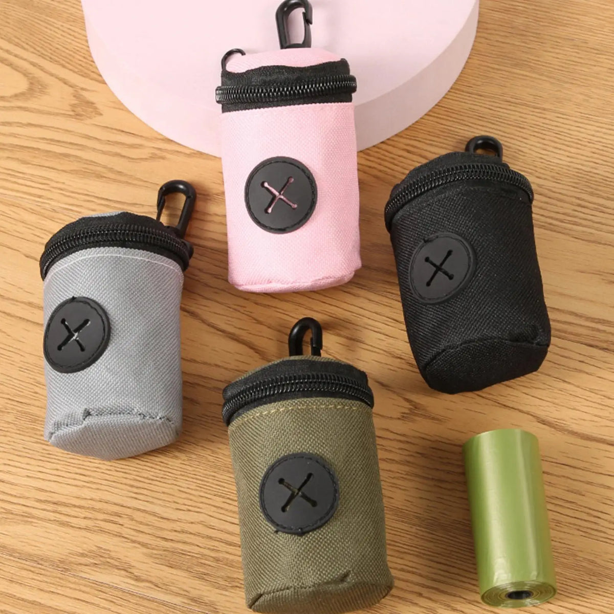 Dog Poop Bag Dispenser & Holder | Clip-On Dog Walking Dog Waste Bag Holder QXL