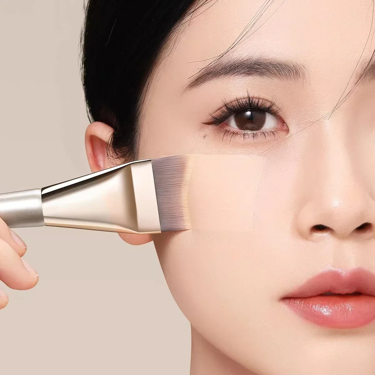 Arc-Shaped Ultra-Thin Flat Foundation Brush | Streak-Free Foundation Makeup Brush QXL