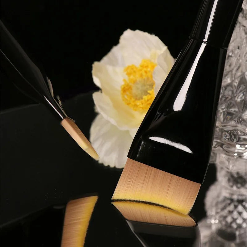 Painter D78 Double-Hook Foundation Brush | Streak-Free Foundation Makeup Brush QXL