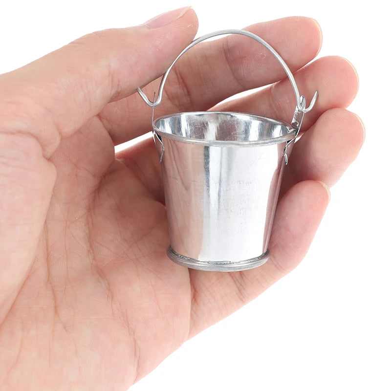 Dollhouse Miniature Metal Bucket | 1:6 Scale Décor & Toy Dollhouse Accessory QXL