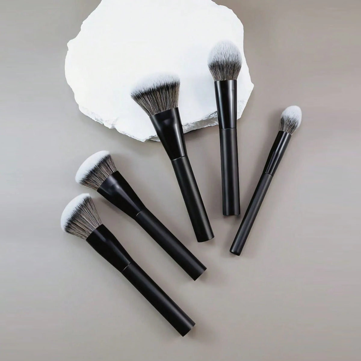 5-Piece Professional Makeup Brush Set – Foundation & Contour Makeup Brush Set QXL