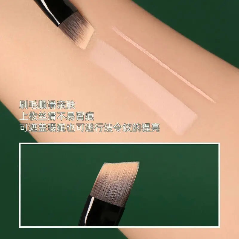 M62 Angled Flat-Head Concealer Brush | Seamless Blending Concealer Brush QXL