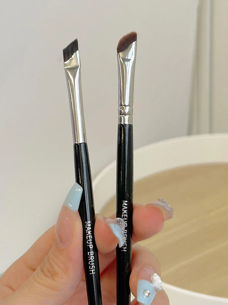 GECOMO Sickle Eyeliner & Eyebrow Brush | Bevel Knife Edge Eye Makeup Brush QXL