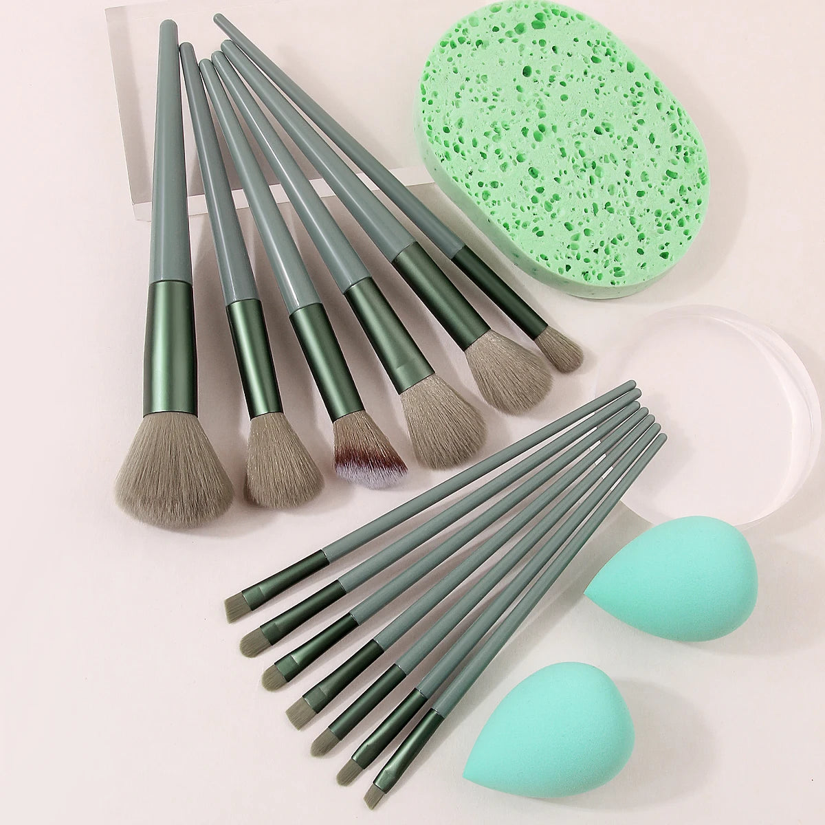 KOSSHOW 16-Pc Makeup Brush Set with Sponges | Pro Kit Makeup Brush Set QXL