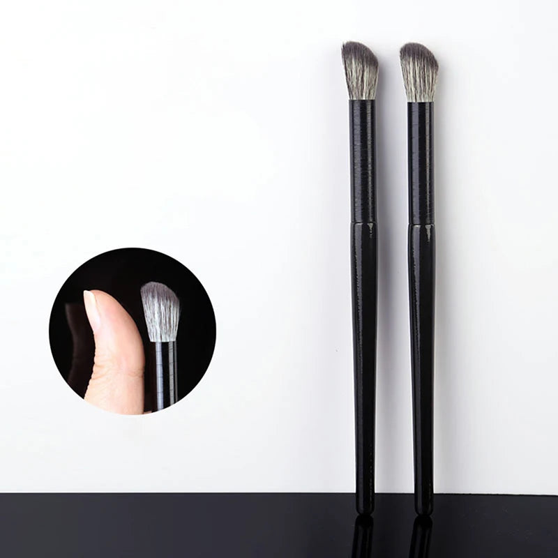 Angled Nose Contour Brush – Eyeshadow & Concealer Tool Contour Makeup Brush QXL