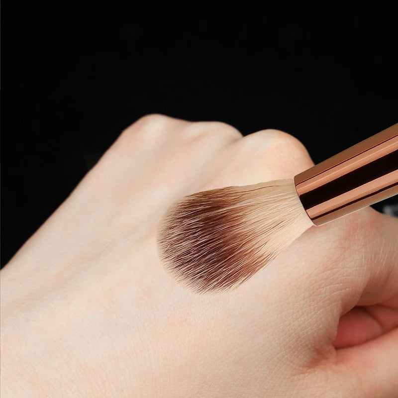 HeyBrush No.6 Tapered Eye Shadow Blender Brush – Soft Synthetic Eye Shadow Brush QXL