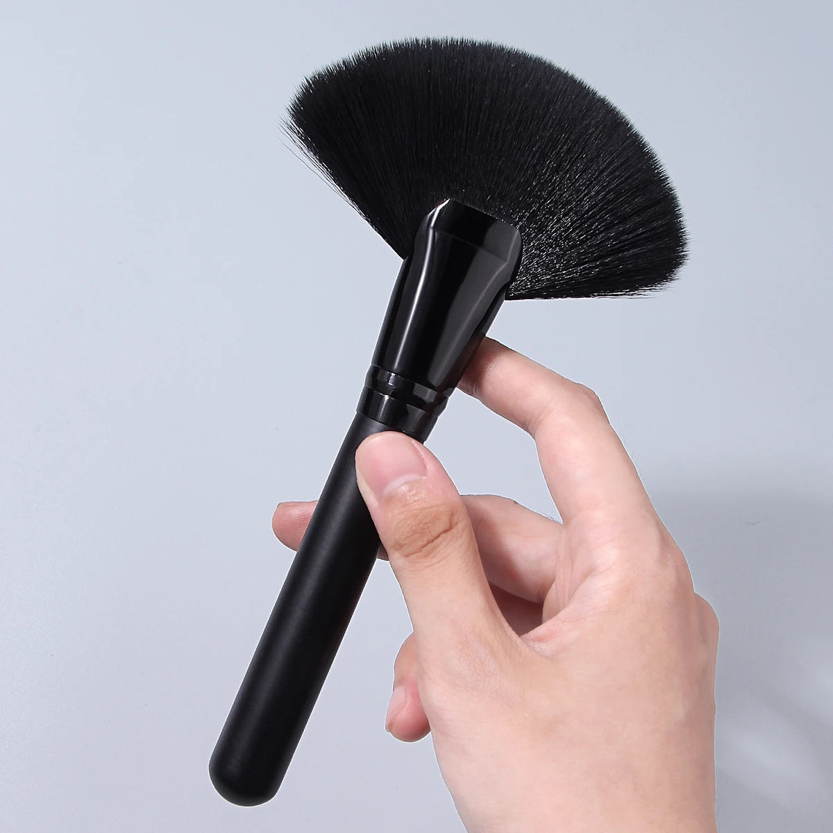 KOSSHOW Fan Highlighter Brush – Ultra-Soft Nylon, Wood Handle Fan Highlighter Brush QXL
