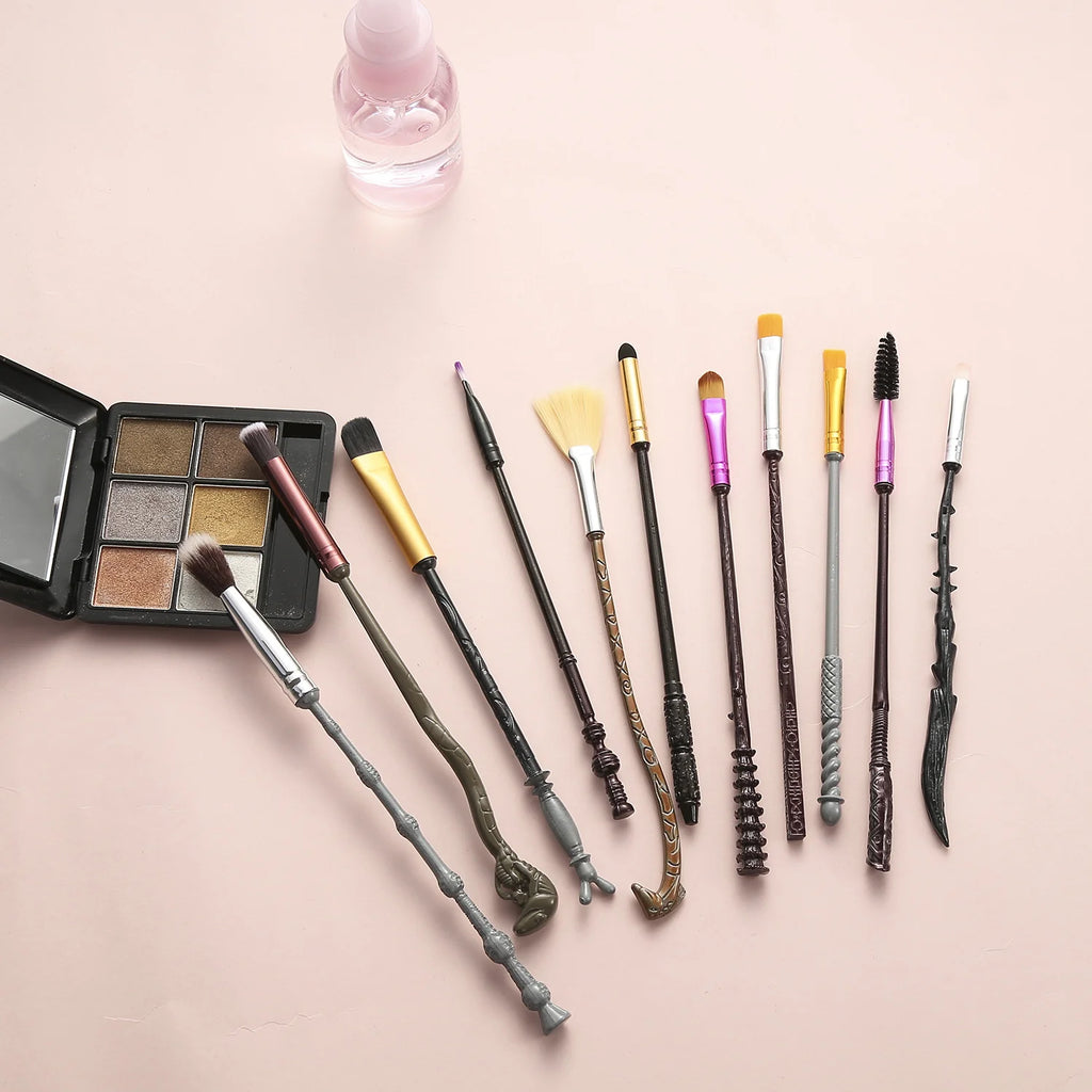 8-Pc Kawaii Pink Makeup Brush Set with Anime Velvet Pouch Makeup Brush Set QXL