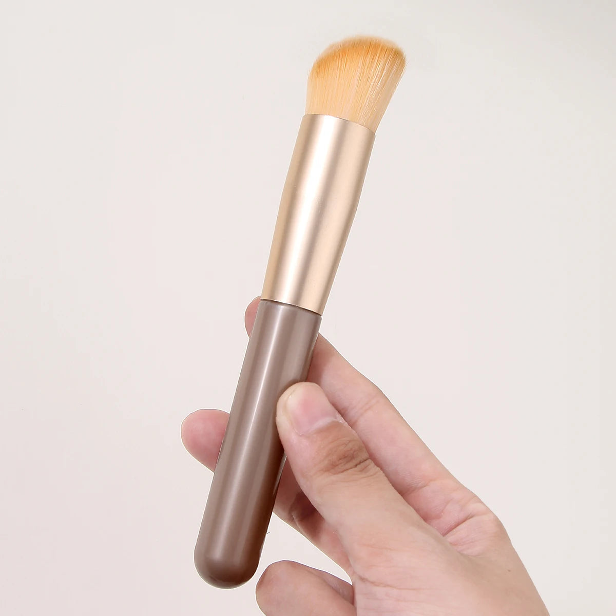 KOSSHOW Foundation Brush – Streak-Free Liquid & Concealer Foundation Makeup Brush QXL