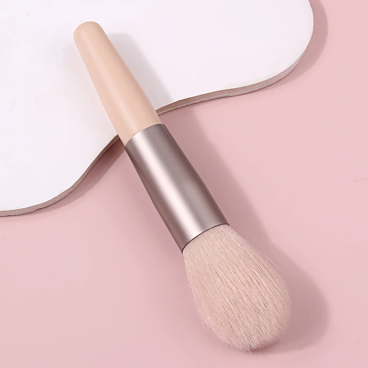 KOSSHOW Fluffy Blush Brush – Blush, Bronzer & Highlighter Blush Makeup Brush QXL