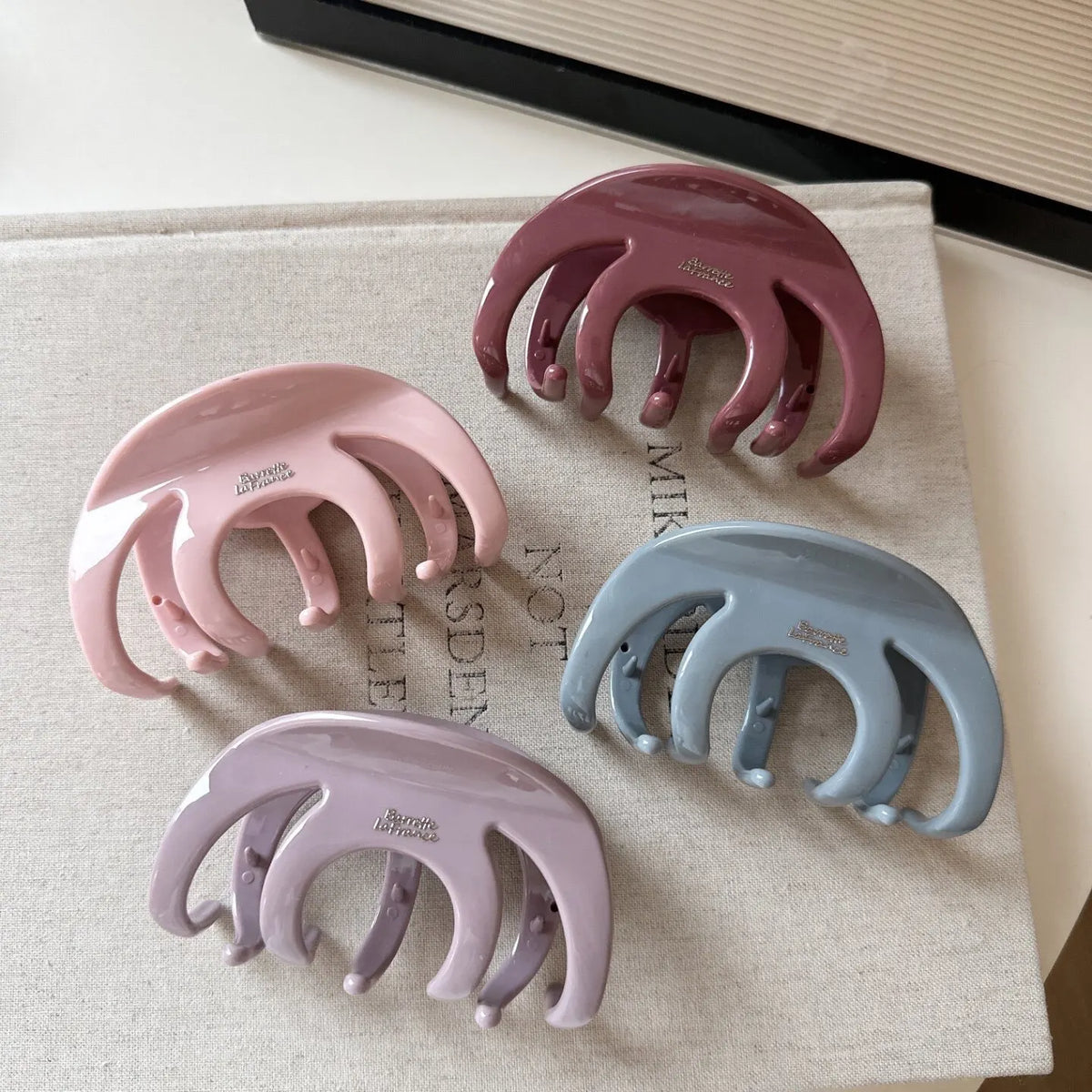 Large Shark Hair Claw Clip | Acrylic, Lightweight & Elegant Shark Hair Claw Clip QXL
