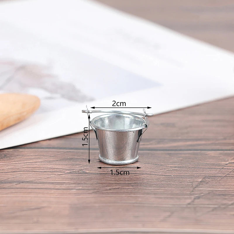Dollhouse Miniature Metal Bucket | 1:6 Scale Décor & Toy Dollhouse Accessory QXL A1