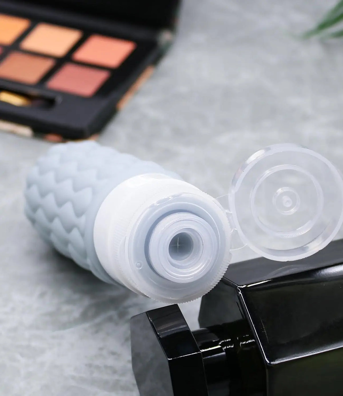 4-Pack 100ml Leak-Proof Silicone Travel Bottles + Toiletry Bag Travel Bottle Set QXL