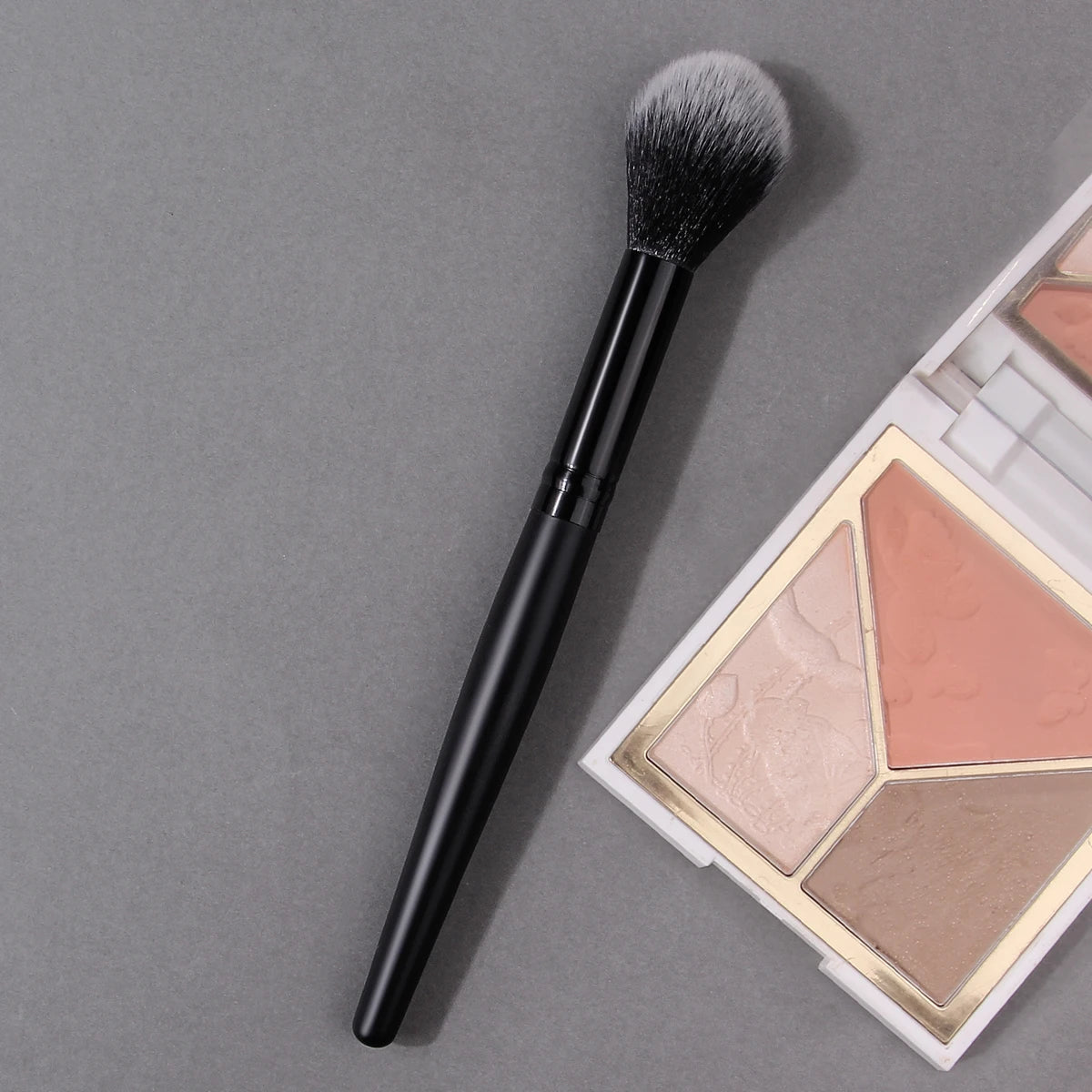 KOSSHOW Blush & Highlighter Brush | Soft Gradient Bristles Makeup Brush QXL