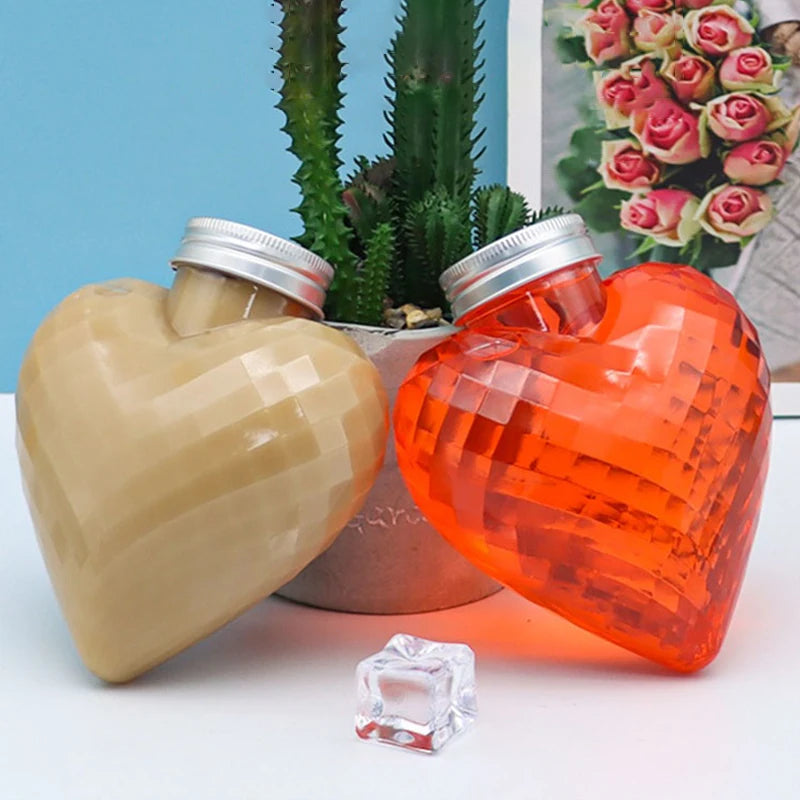 10-Pack 300ml Heart-Shaped Plastic Bottles with Lids Plastic Drink Bottles QXL