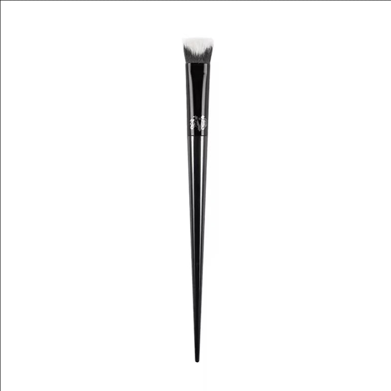 Double Slope Concealer Brush No.40 | Full Coverage Makeup Tool Concealer Brush QXL Concealer Brush