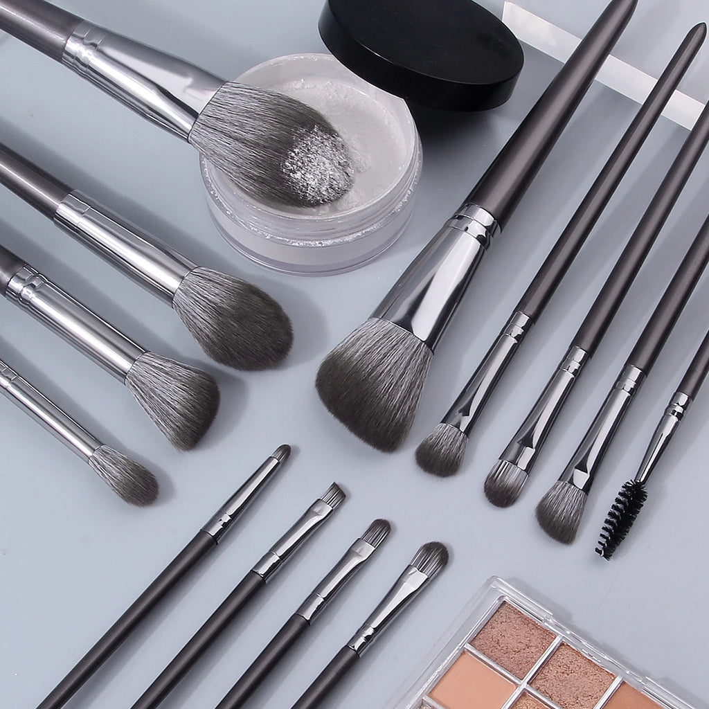 KOSSHOW 19-Pc Silver Makeup Brush Set with Bag & Sponges Makeup Brush Set QXL